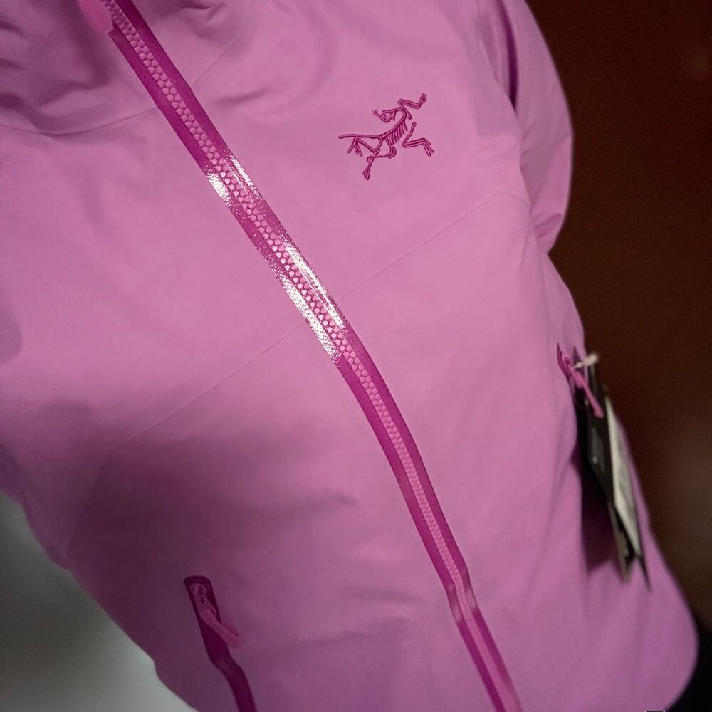 Arc'teryx Beta LT Hooded Hardshell Jacket, Size M